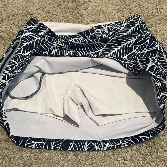 Fila Sport, Navy and White Leaf Print Skort - Picture 3 of 6